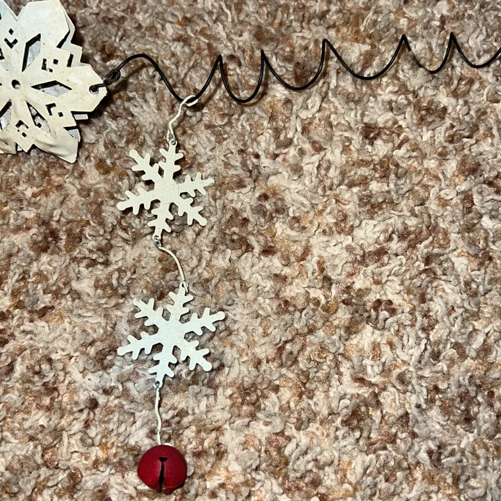 N/A white snowflake